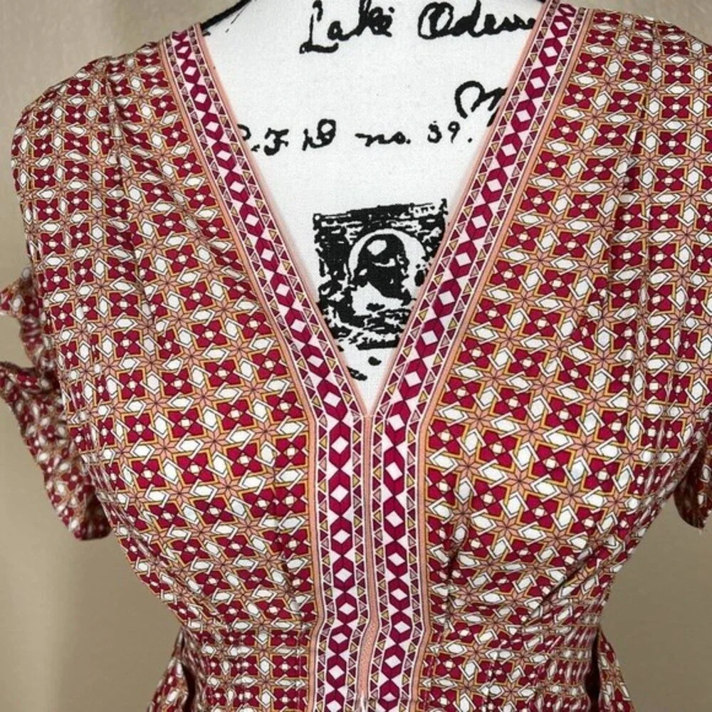 Max Studio red top  geometric flutter sleeve smock waist  front tie size XS boho
